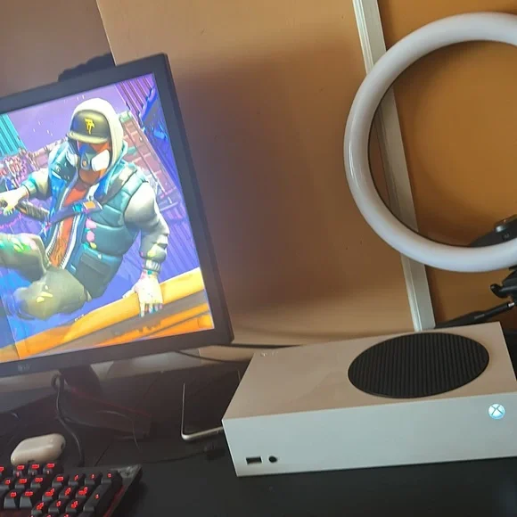 xbox series s used , works great , 120 fps , 360gb - Picture 2 of 2